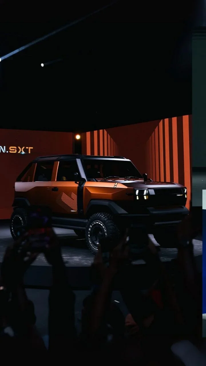 mahindra vision sxt concept suv front three quarters