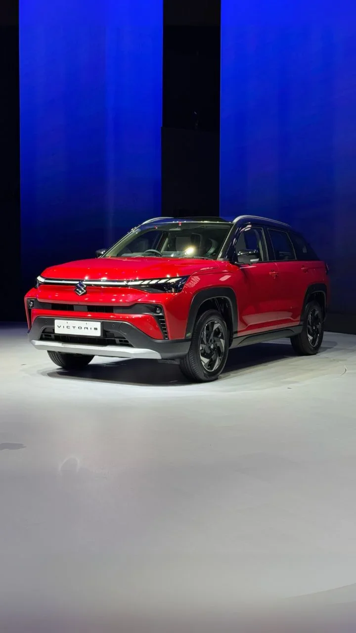 2025 maruti suzuki victoris front three quarters red aryan