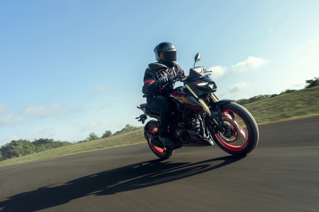 Bajaj Pulsar N250SS Launched