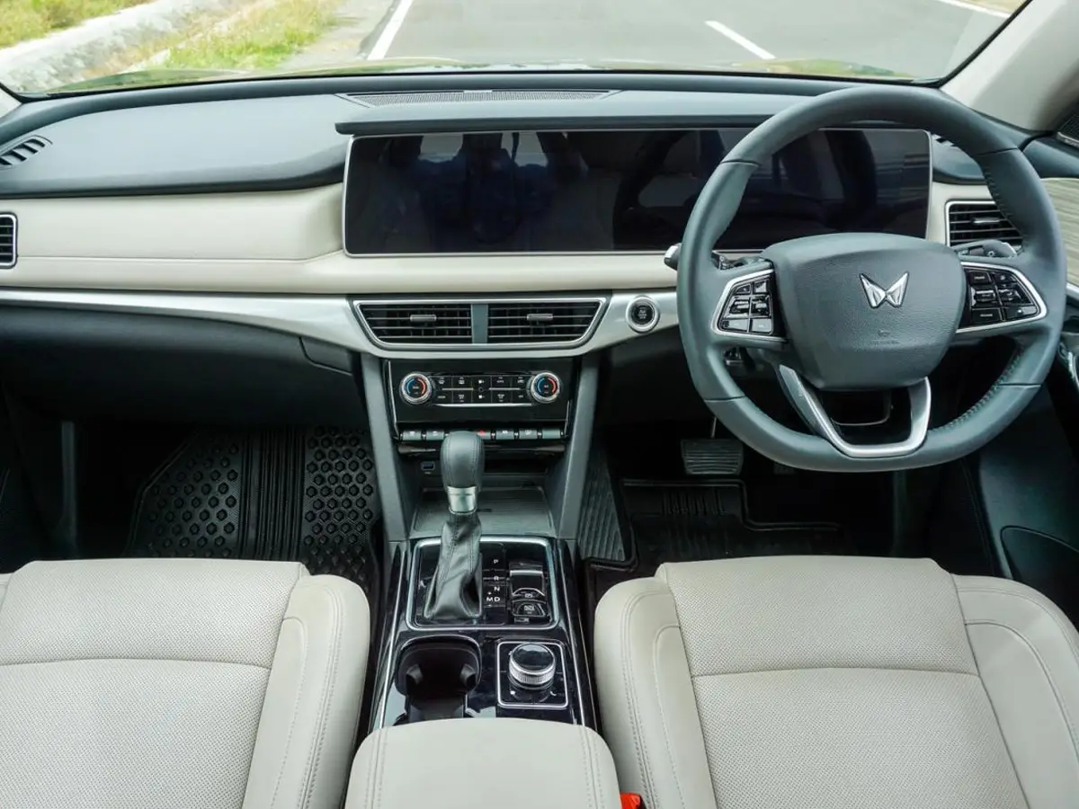 Mahindra XUV AX7 
