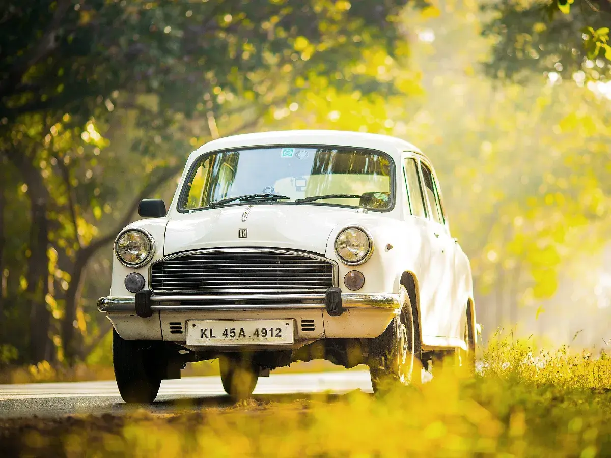 Ambassador Nova (1990–1991) .webp