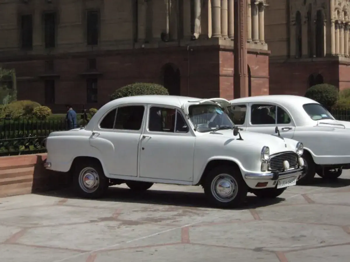 Ambassador Mark IV (1979–1990) .webp