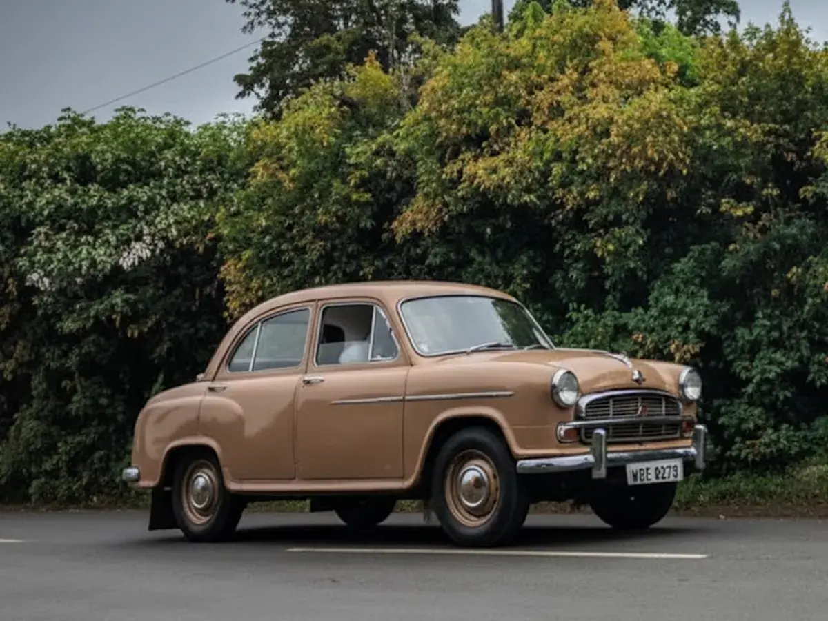 Hindustan Landmaster (1954–1957) .webp