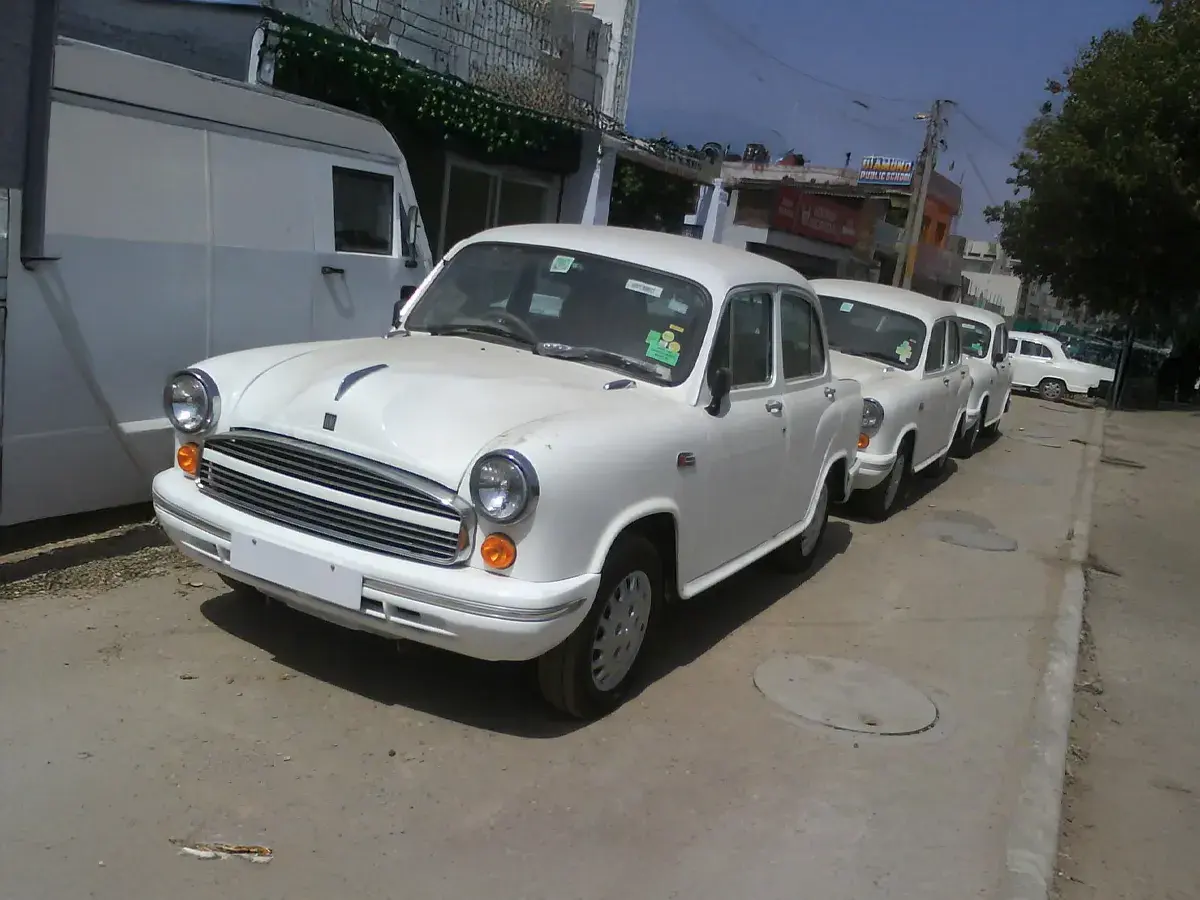 Ambassador Classic (1998–2002) .webp