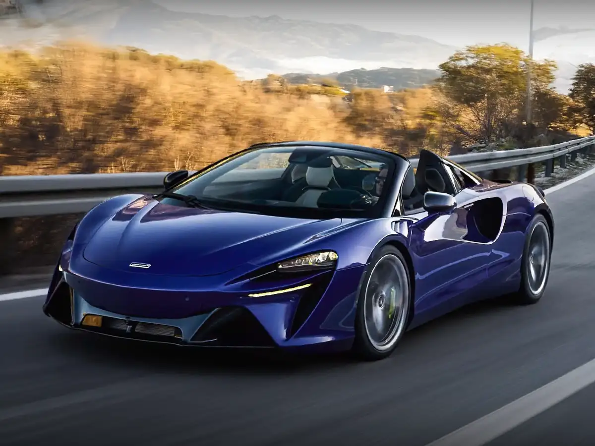 McLaren Artura Spider hybrid supercar, 3.0-second 0-100 kmph sprint, 330 kmph top speed, ₹5.10 crore price in India — plug-in V6 performance convertible