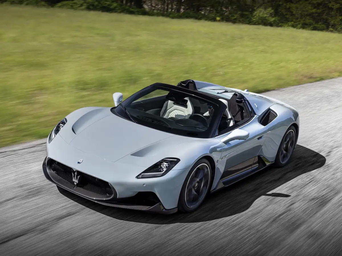 Maserati MC20 Italian supercar, 0-100 kmph in 2.9 seconds, 325 kmph top speed, priced at ₹3.97 crore — carbon-fiber V6 supercar