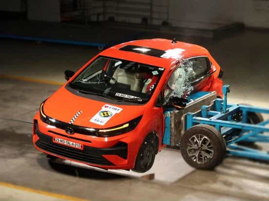 new 2025 tata altroz safety rating bharat ncap