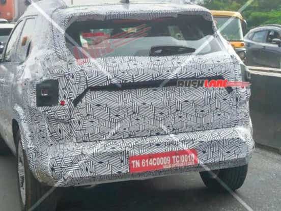 upcoming 2026 renault duster spied rear design rushlane