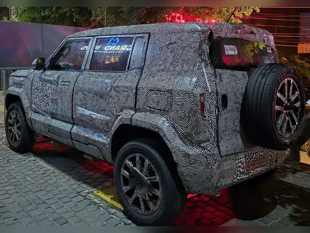 Mahindra Vision S