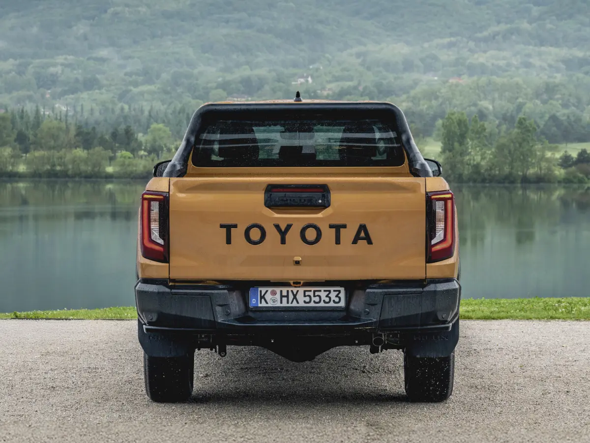 9th-gen Toyota Hilux