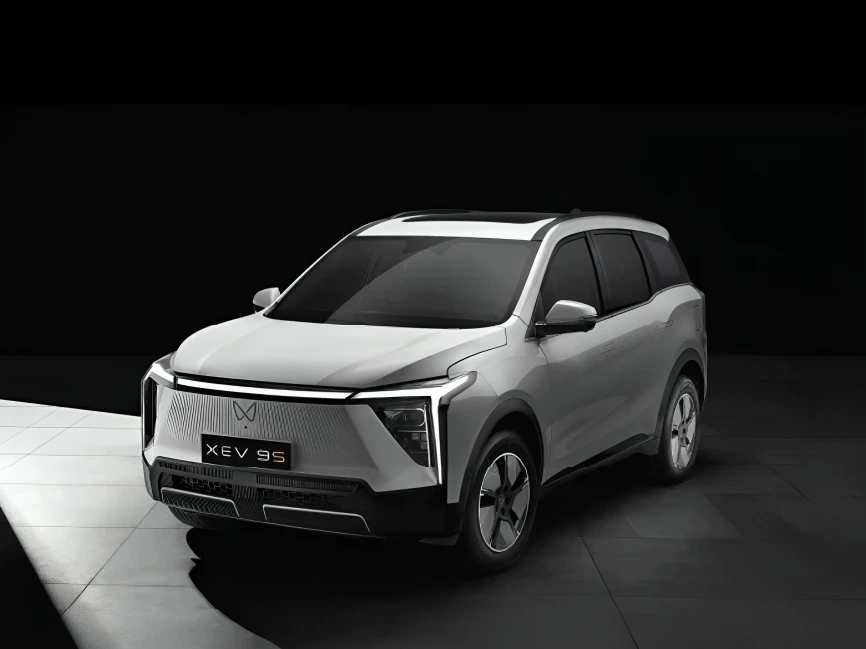 Mahindra XEV 9S Quater Front Profile Everest White Colour Option