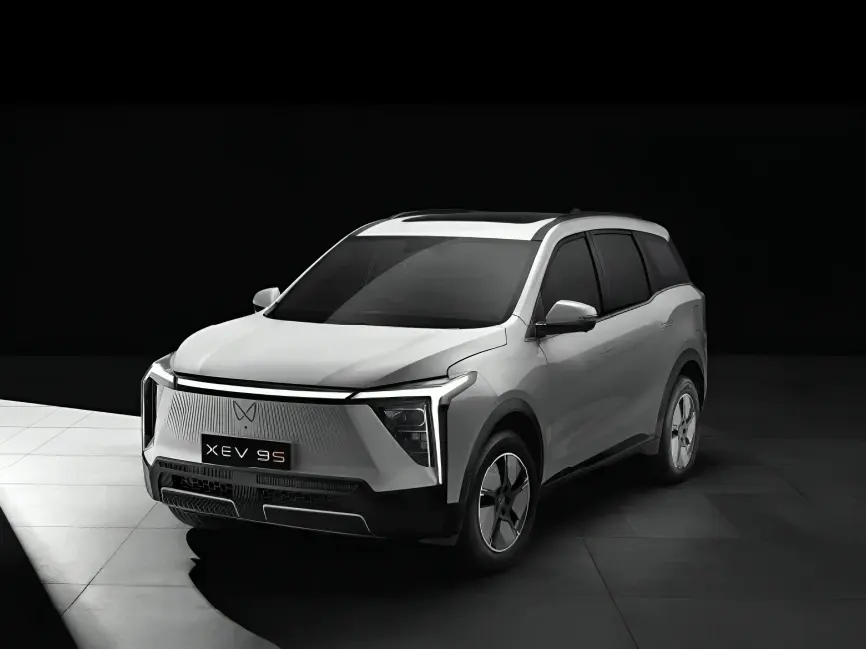 Mahindra XEV 9S Quater Front Profile Everest White Colour Option