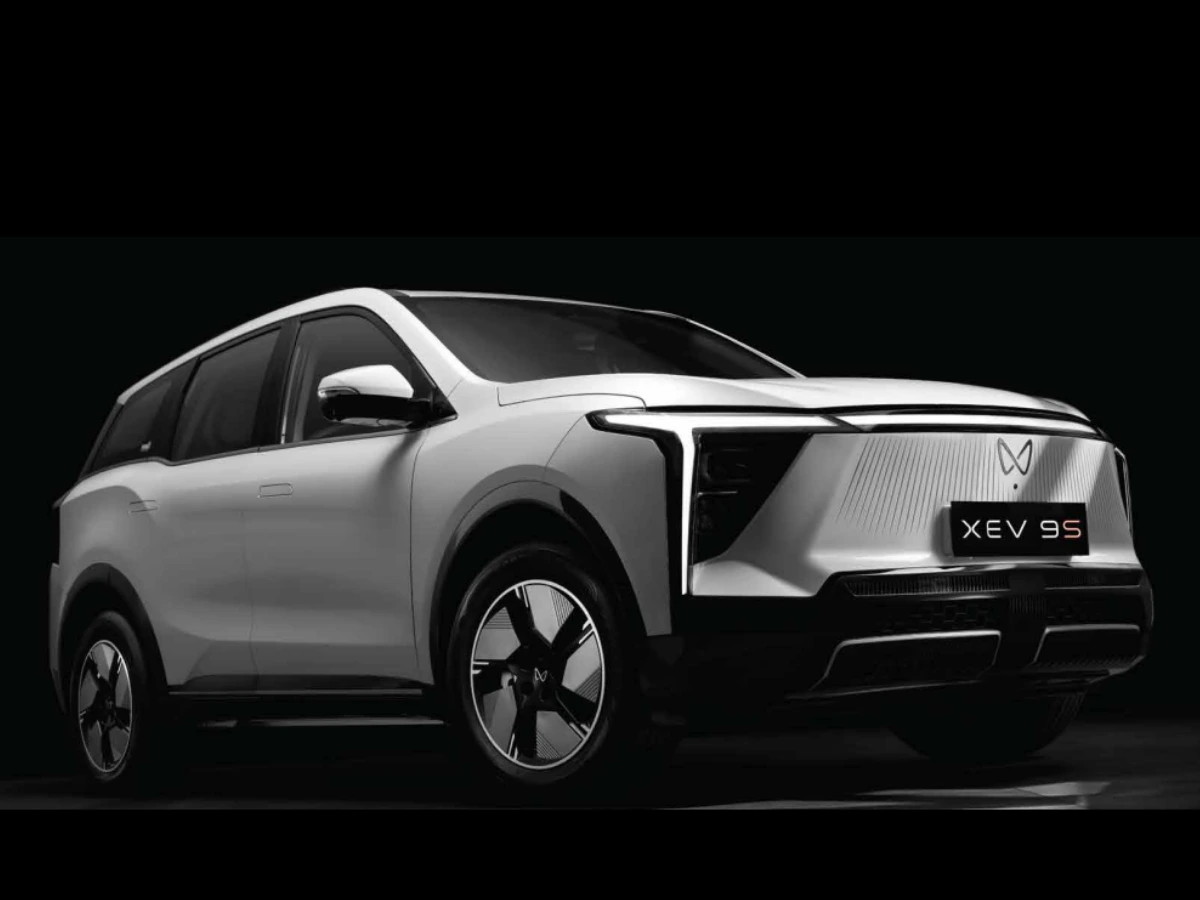Mahindra XEV 9S Quater Front Profile Everest White Colour Option