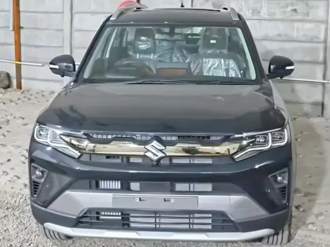 Maruti Suzuki Brezza Front Profile Black Colour Option