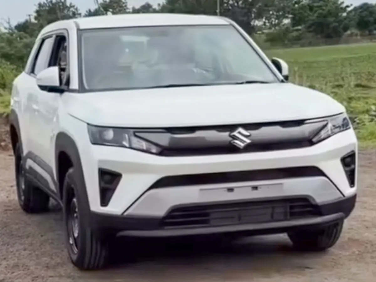 Maruti Suzuki Brezza Facelift Quater Front Profile White Colour Option