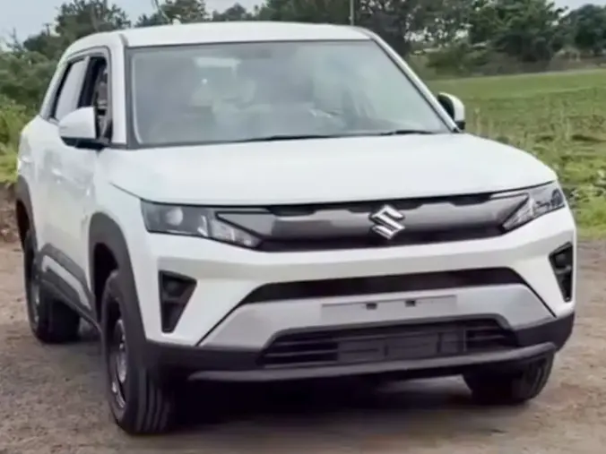 Maruti Suzuki Brezza Facelift Quater Front Profile White Colour Option