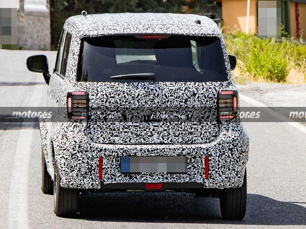 Suzuki Vision e-Sky Prototype Spotted In Europe
