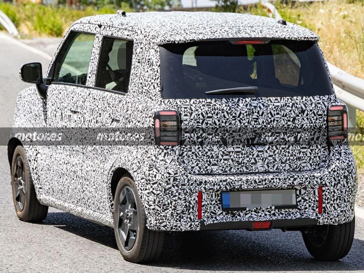 Suzuki Vision e-Sky Prototype Spotted In Europe