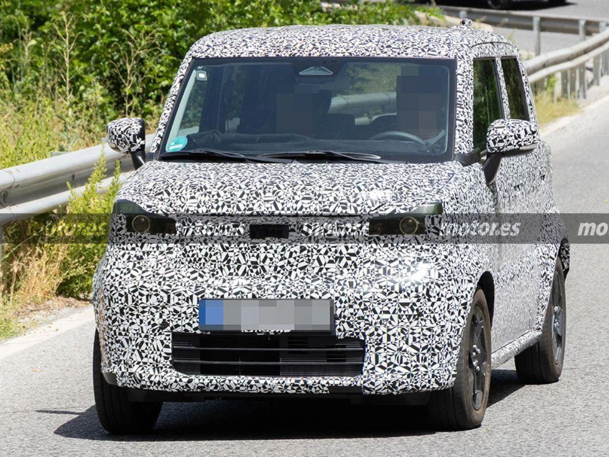 Suzuki Vision e-Sky Prototype Spotted In Europe