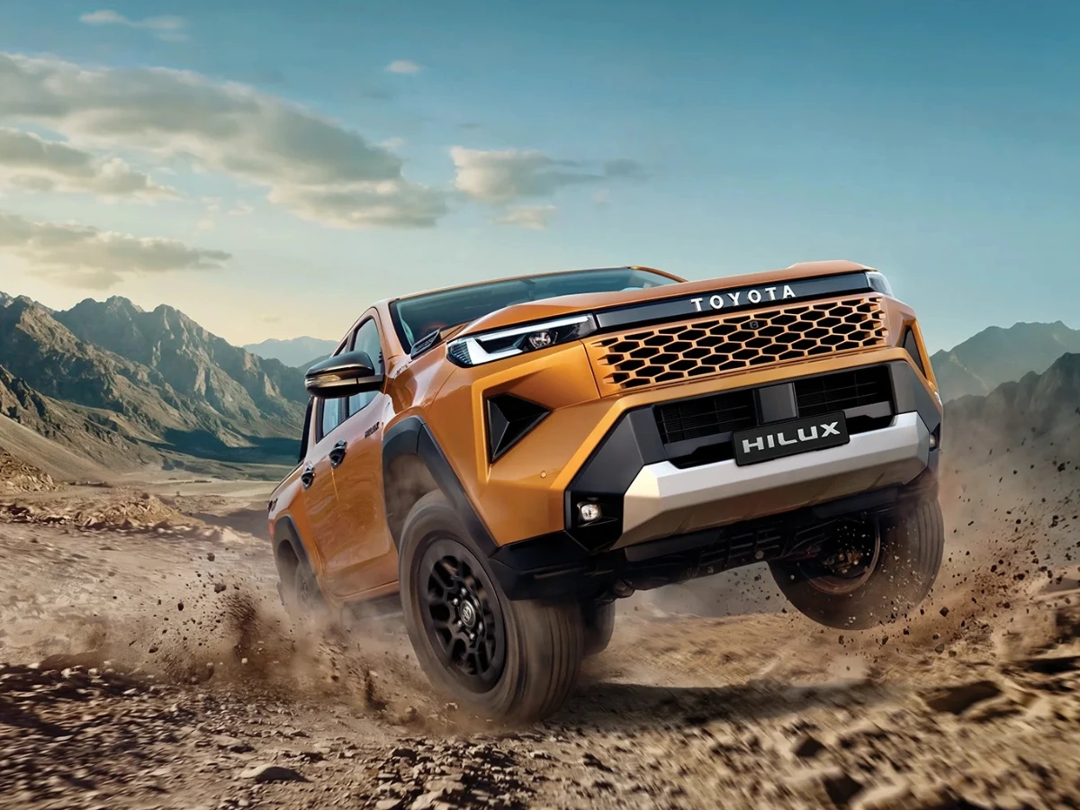 Toyota Hilux Quater Front Profile