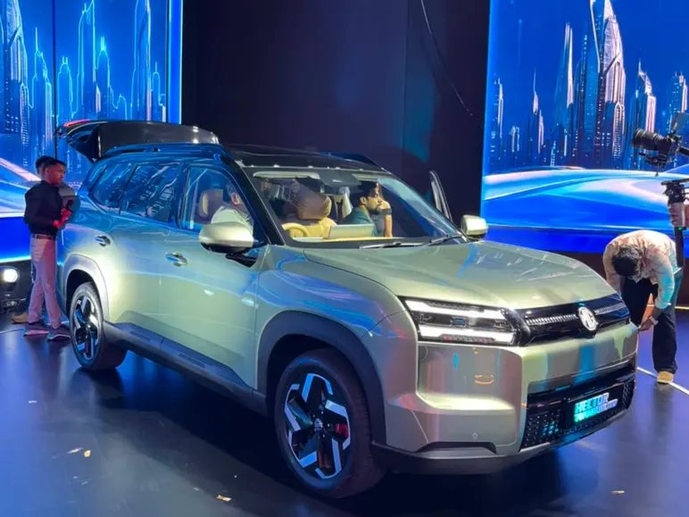 MG Hector Tomahawk EV
