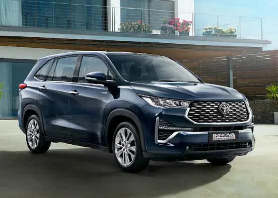 Toyota Innova hycross front profile