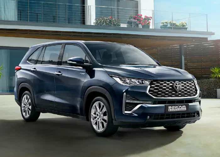 Toyota Innova hycross front profile