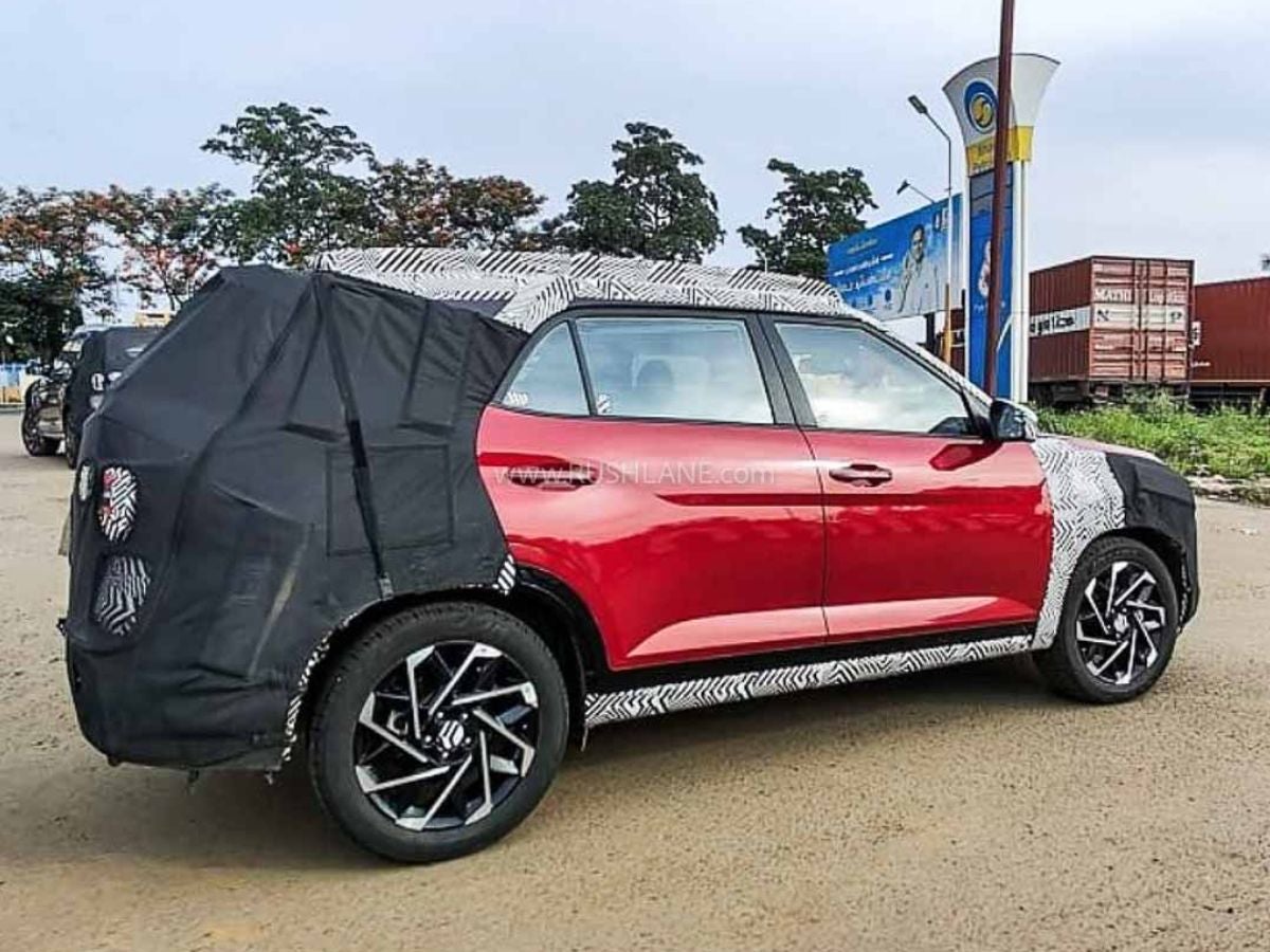 Hyundai Alcazar facelift spotted on test