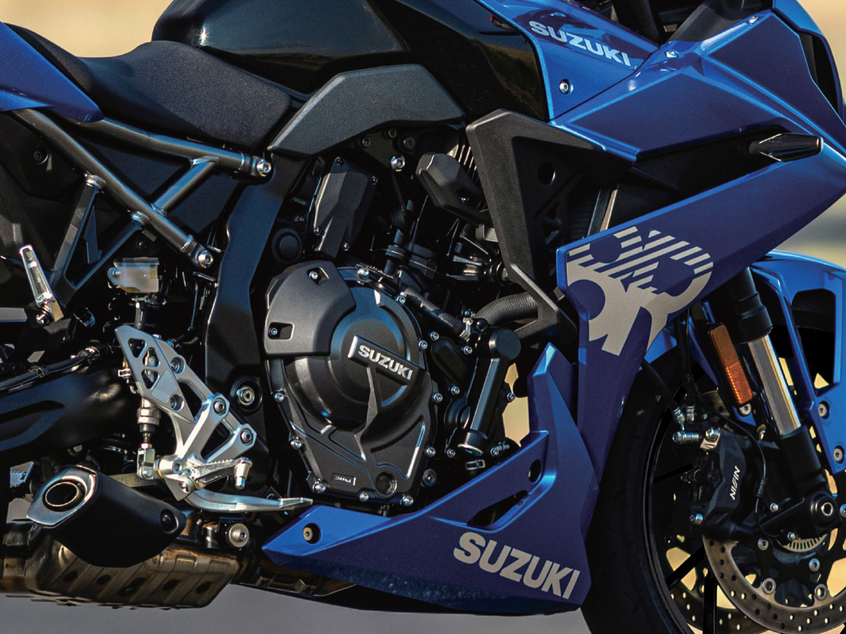 Suzuki GSX-8R Engine