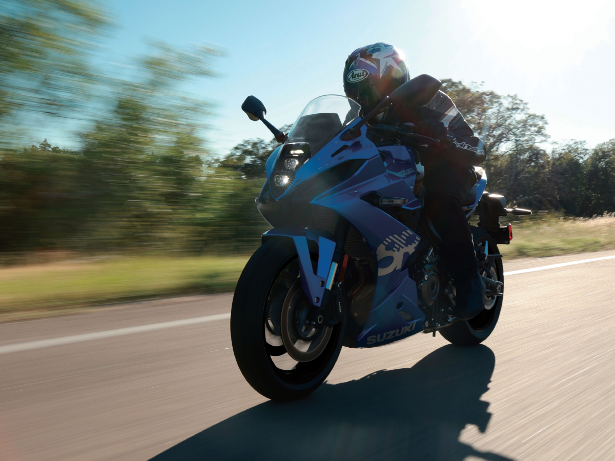 Suzuki GSX-8R Front Left Side View