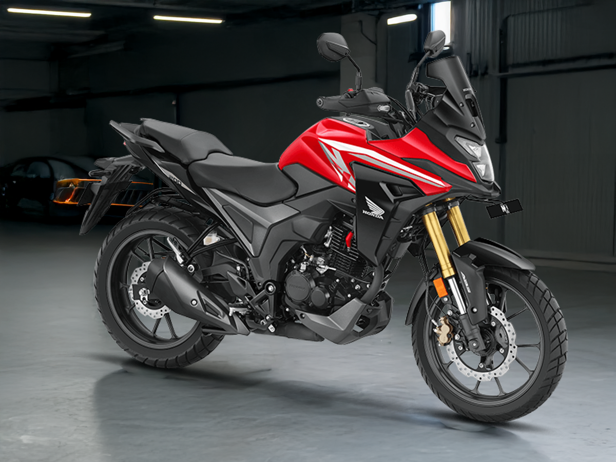 Honda NX200 Right Diagonal View