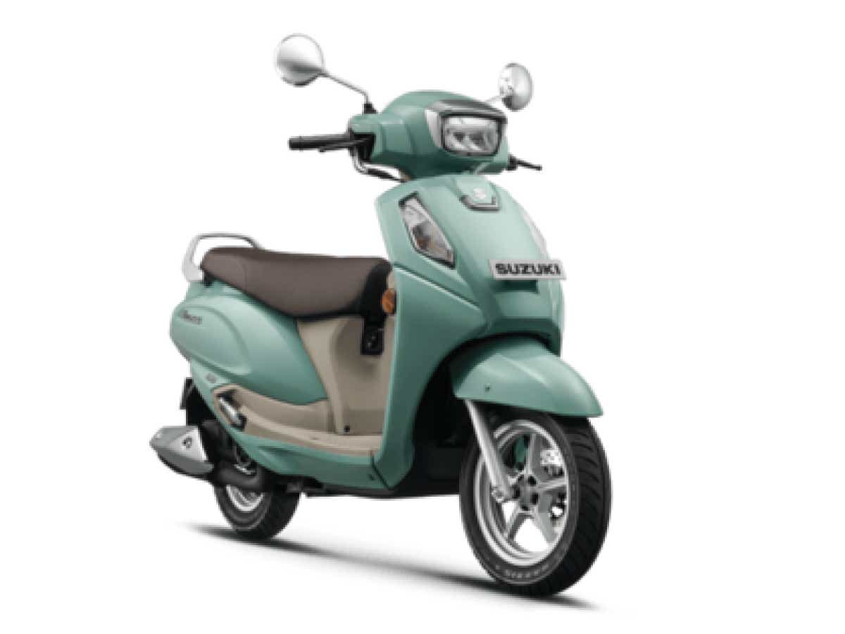 Suzuki Access 125 Right Diagonal View