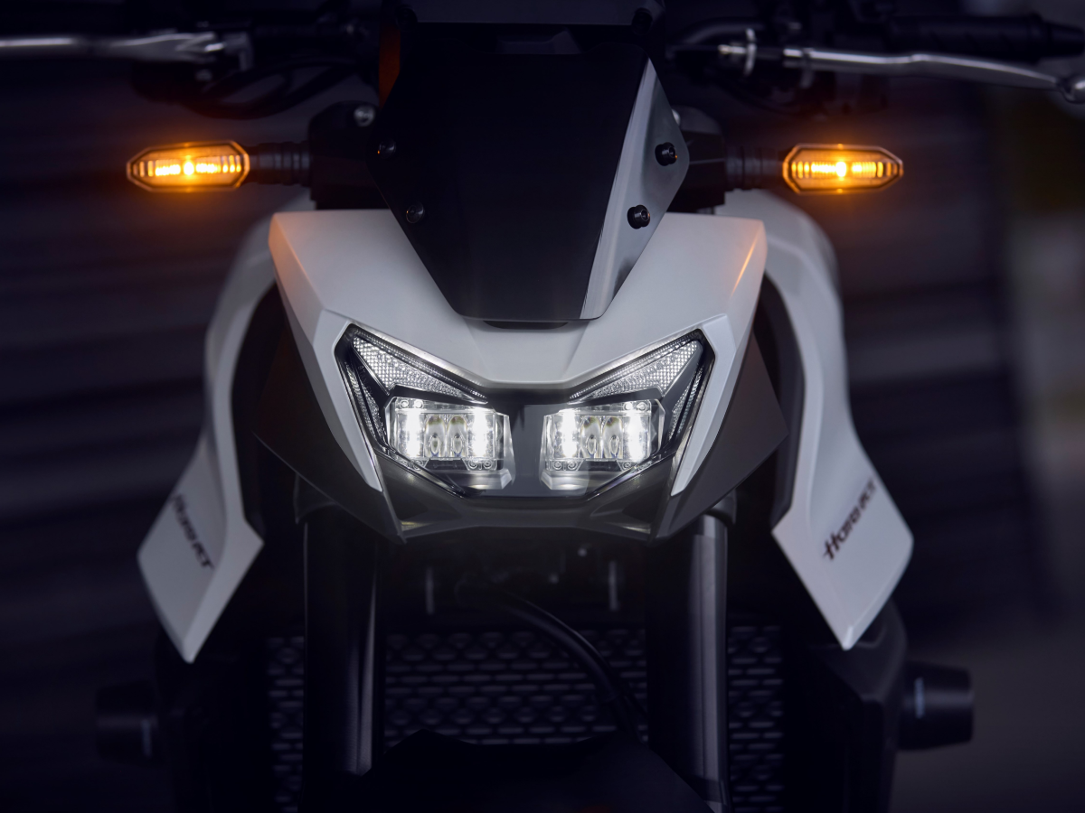 Hornet 750 Headlight