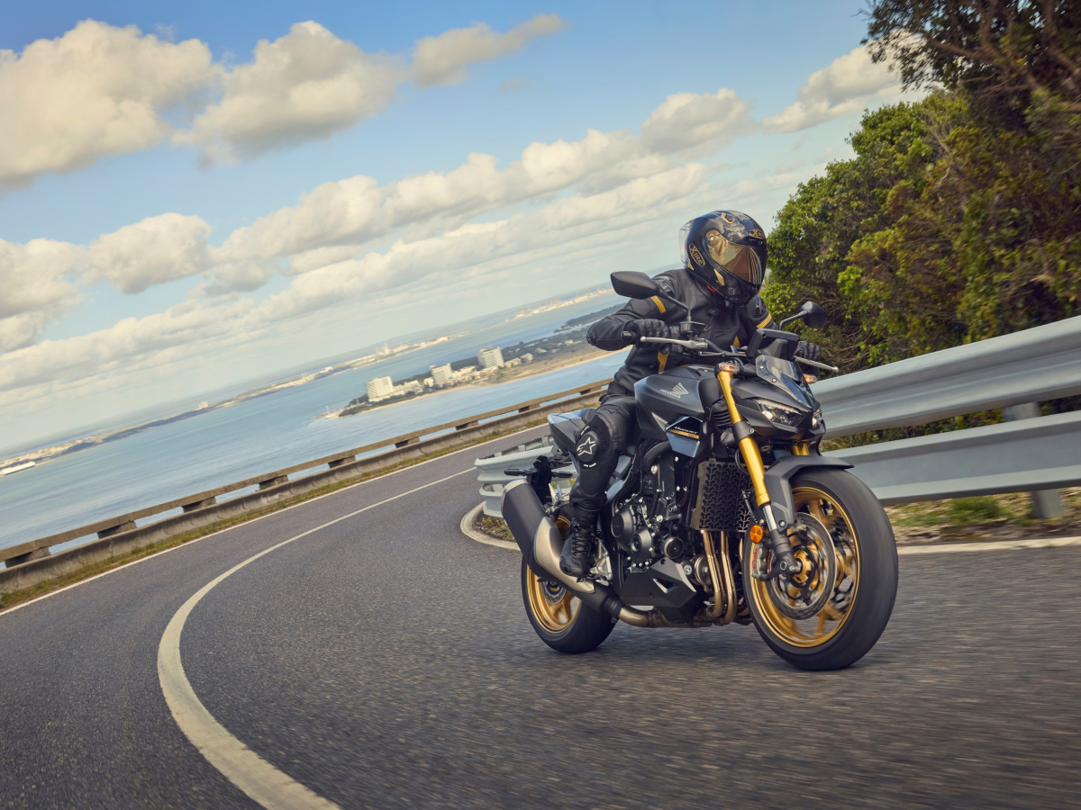 Hornet 1000SP Front Right Side View