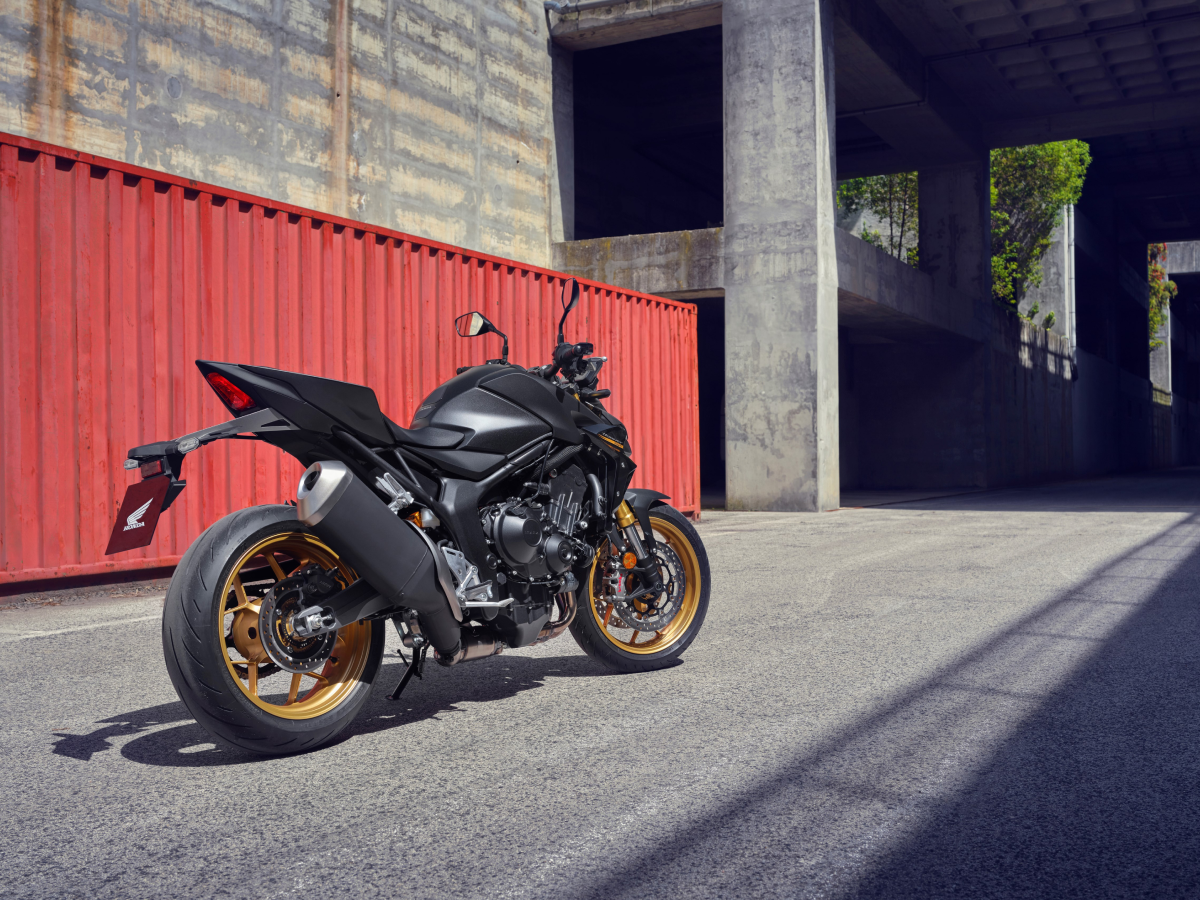 Hornet 1000SP Rear Right Side View