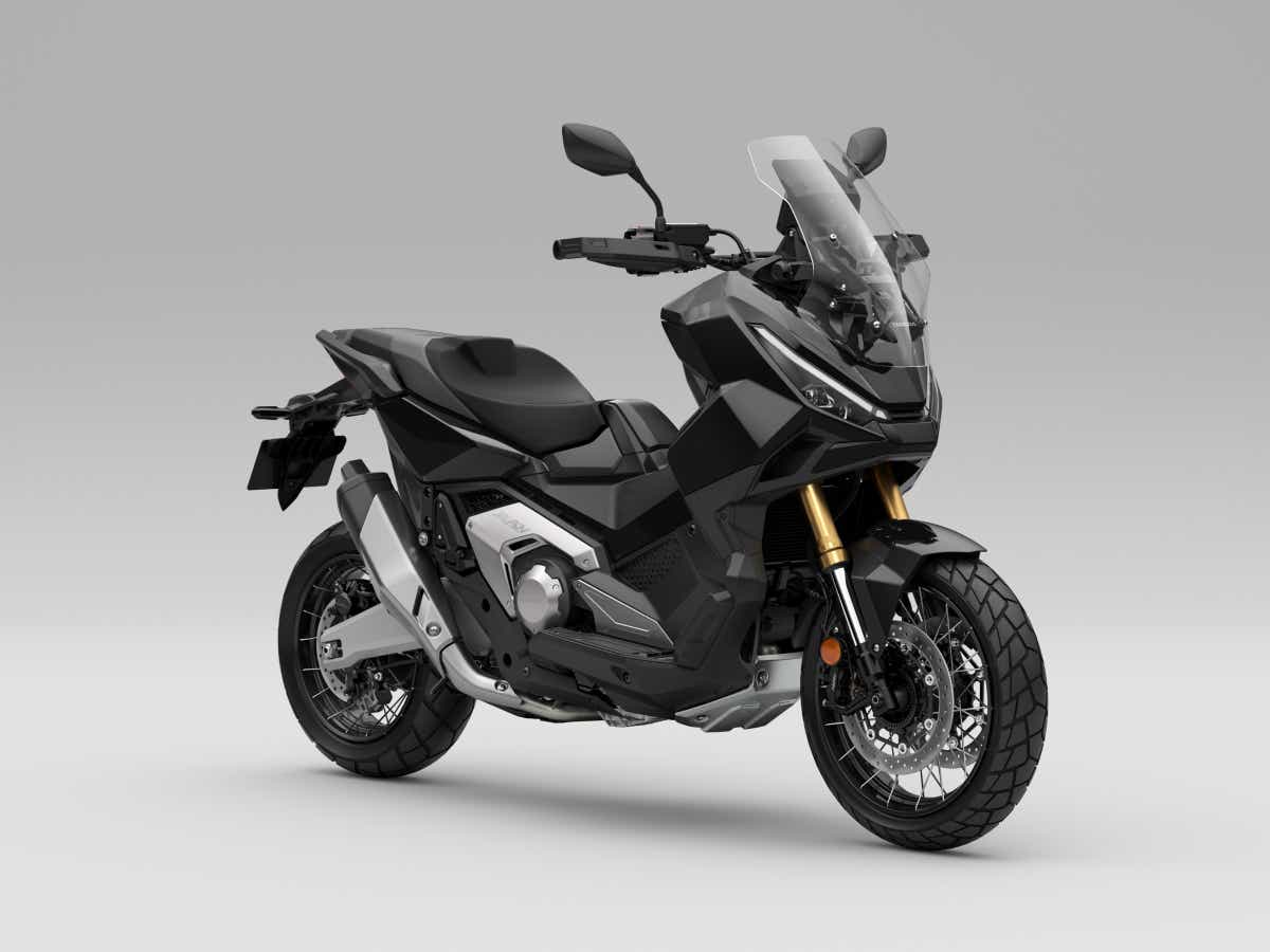 Honda X-ADV Right Diagonal View