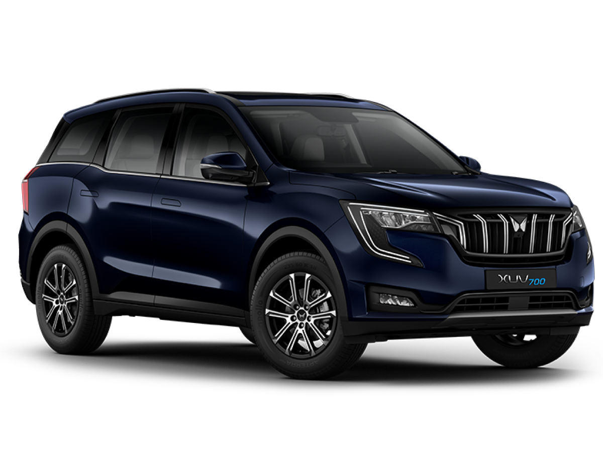 front three-quarter view of a Mahindra XUV700