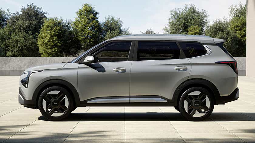 side view of a Kia Carens Clavis EV