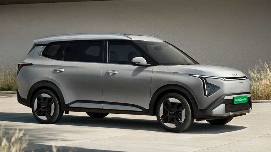 side view of a Kia Carens Clavis EV