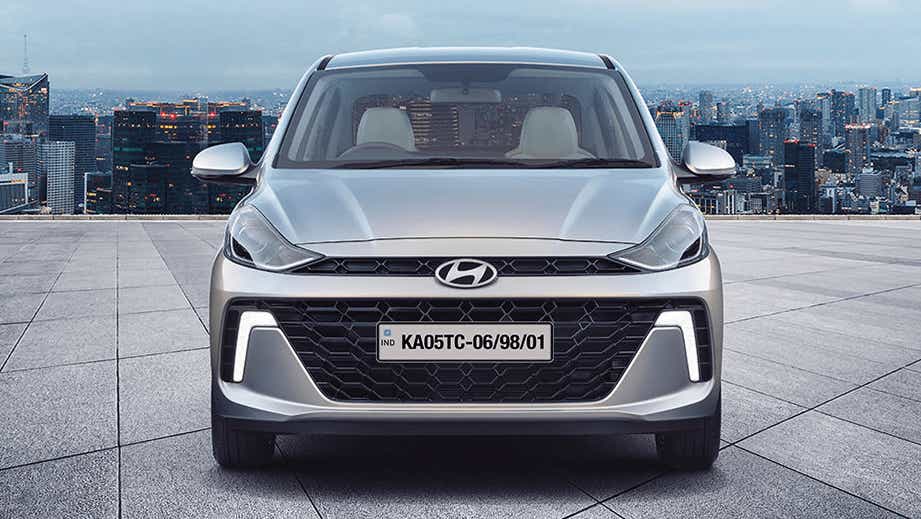 front view of a Hyundai Aura