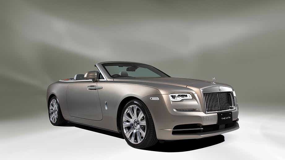 front three-quarter view of a Rolls-Royce Dawn convertible