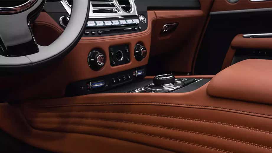 Interior dashboard and center console of a Rolls-Royce Dawn