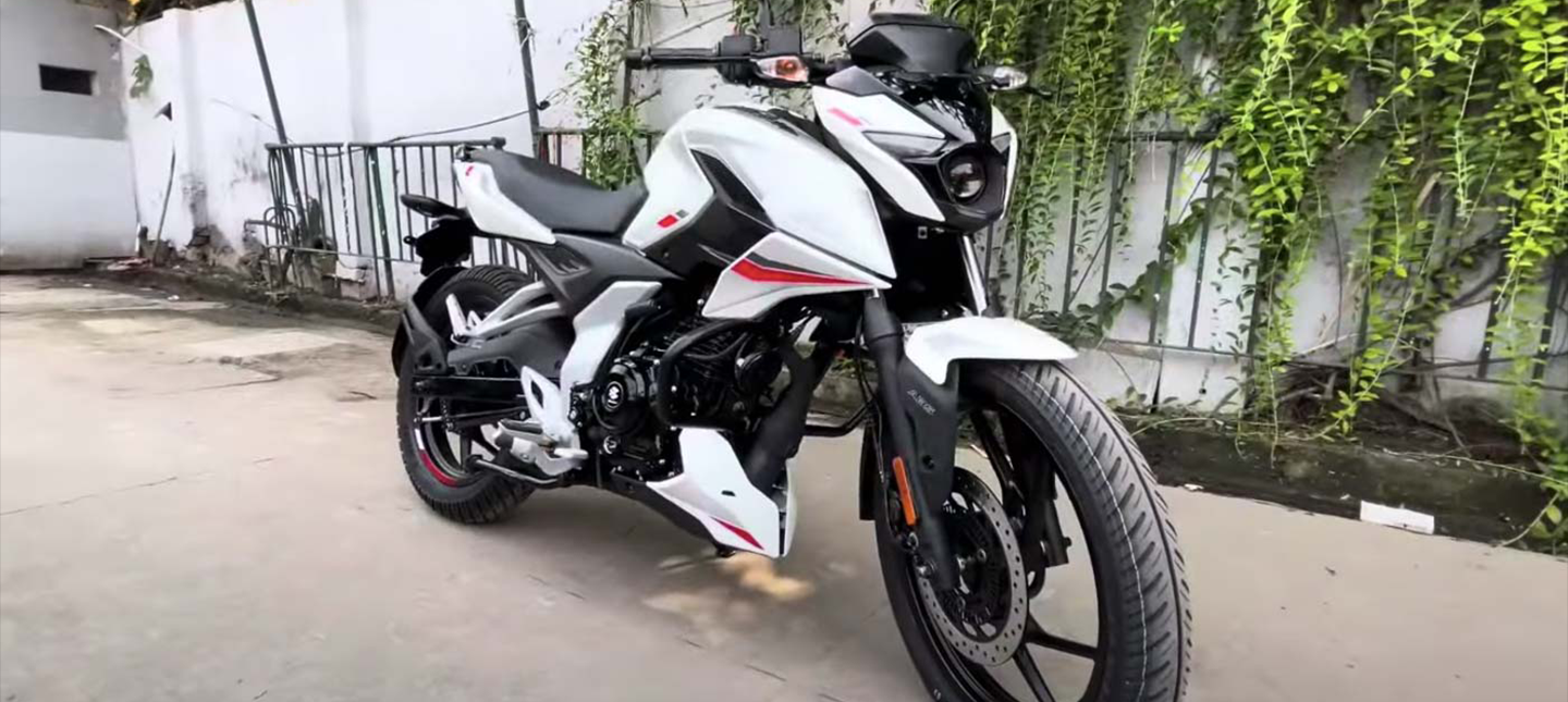 Bajaj Pulsar N150