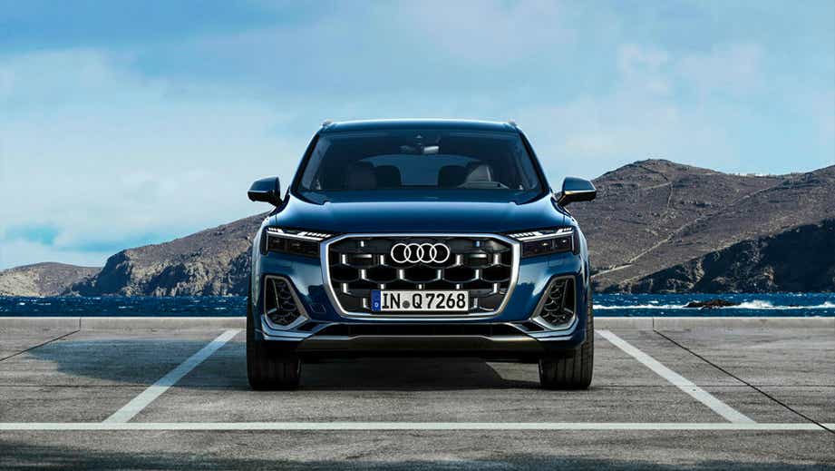 front view of an Audi Q7