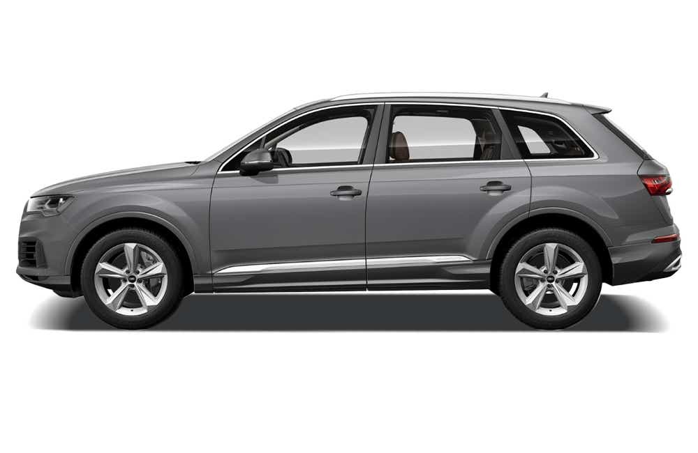 side view of an Audi Q7 2022-2023