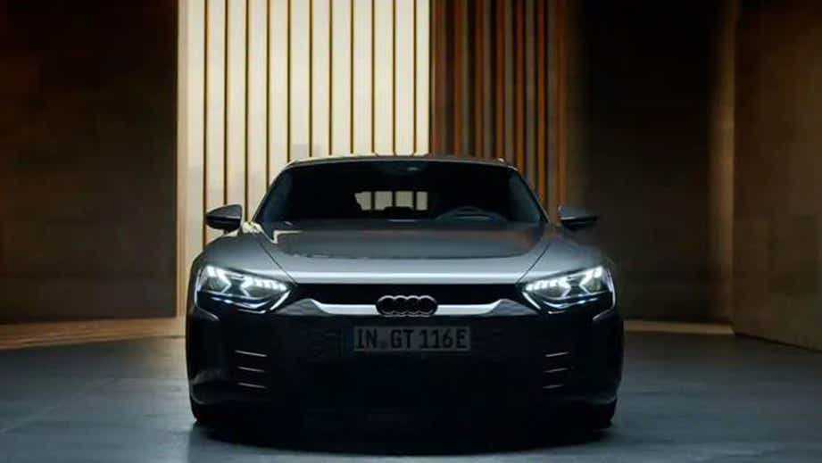 Front view of a Mythos Black Metallic Audi RS e-tron GT