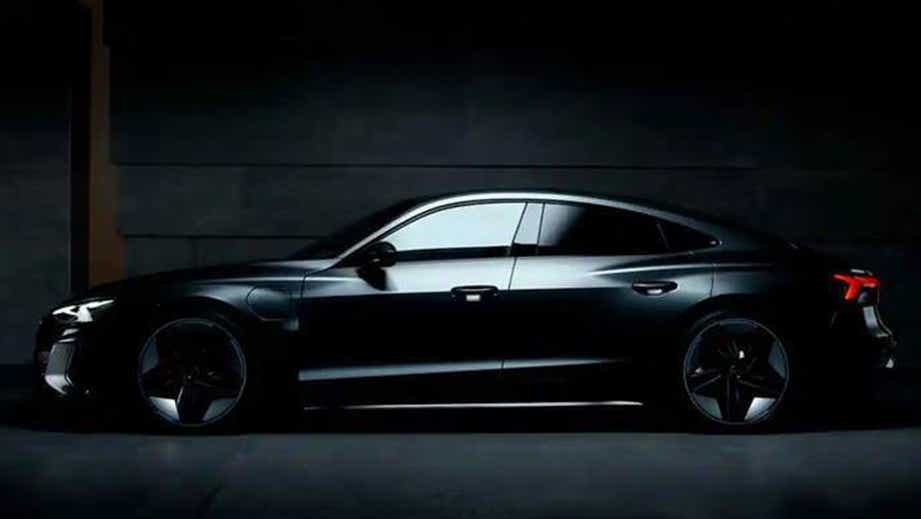 profile view of a Mythos Black Metallic Audi RS e-tron GT