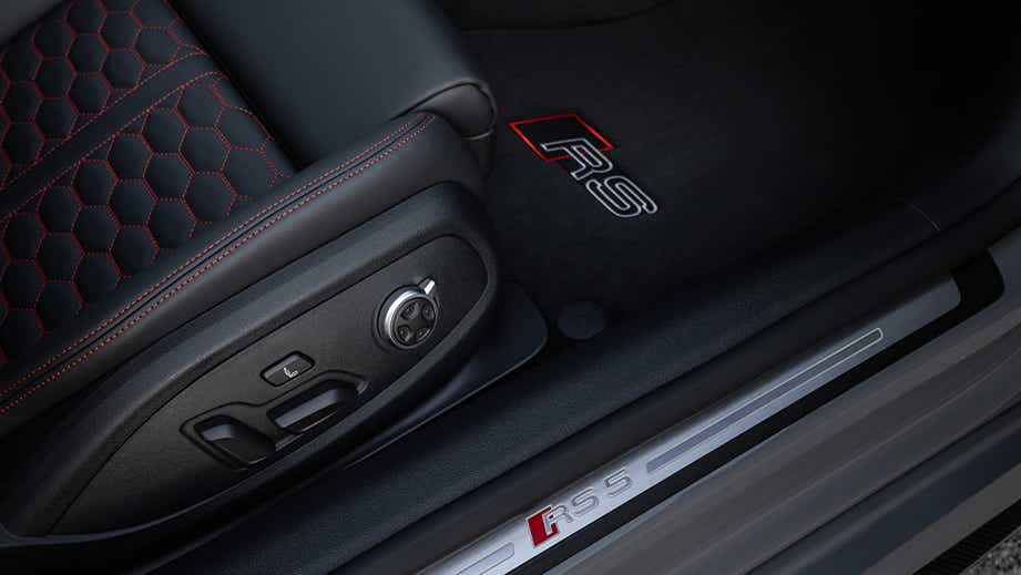 Interior seat and door sill of a Naldo Grey Audi RS5
