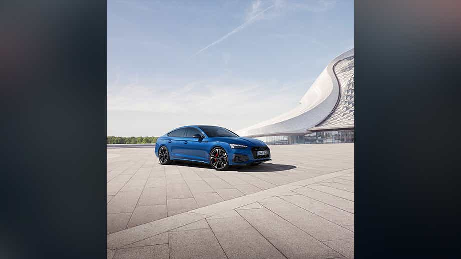 Front three-quarter view of a Audi S5 Sportback
