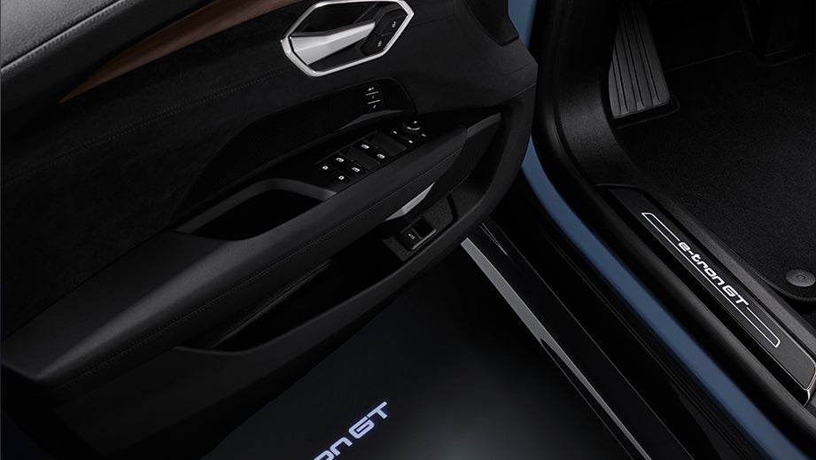 e-tron GT image